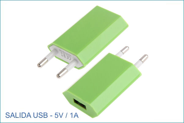 Adaptador Cargador USB universal . Verde